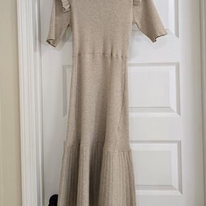 Rechel Parcell Elegant Beige Knit Dress